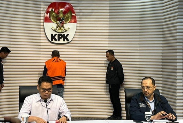 KPK Tahan Satu Tersangka Penyuap Gubernur AGK