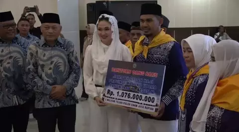 Gubernur Maluku Utara Lepas Keberangkatan 1.076 CJH
