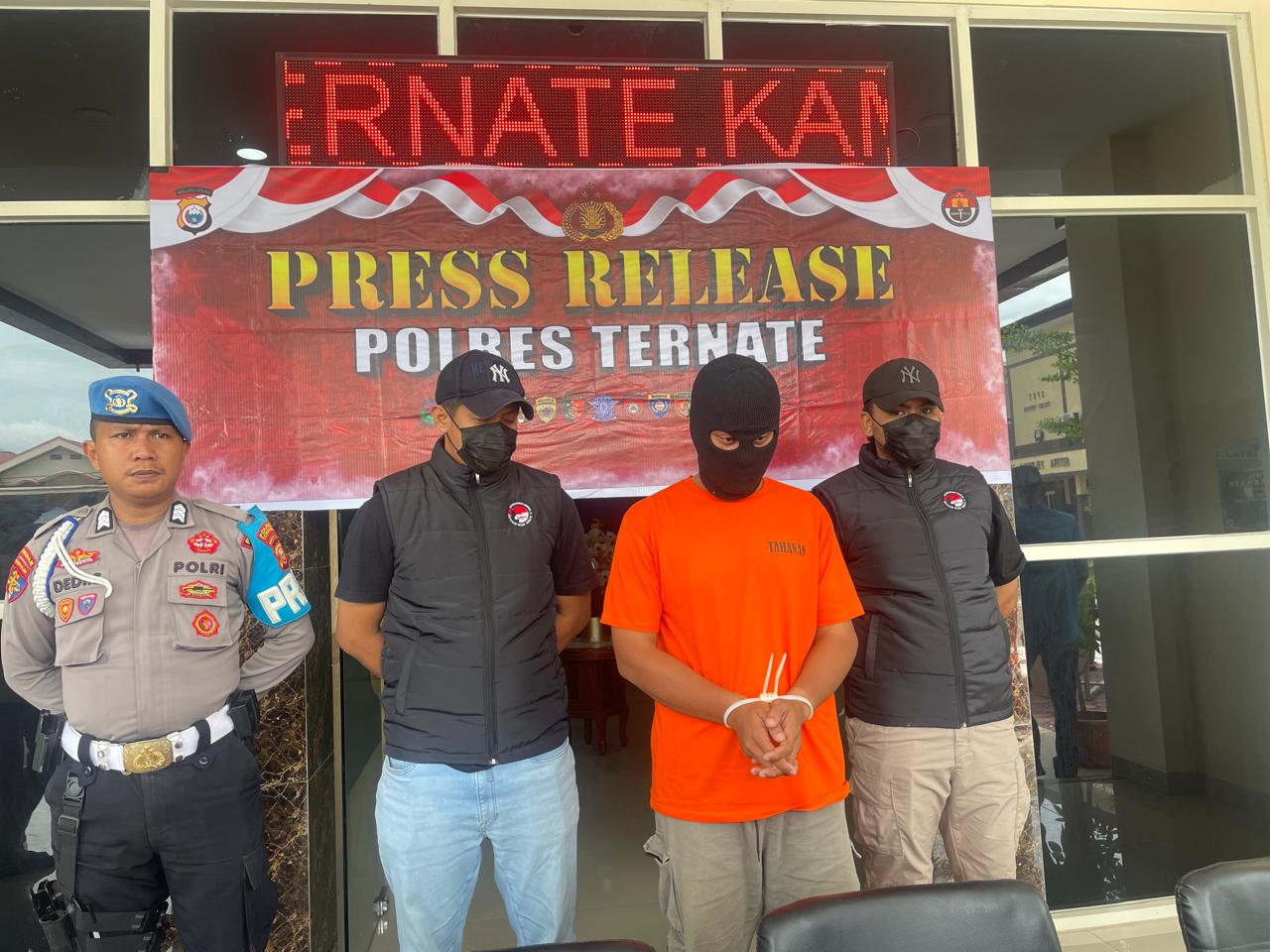 Polres Ternate Tangkap Kurir J&T atas Kasus Ganja