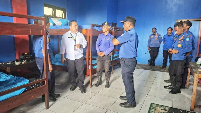 Rabu Menyapa di Damkar-DLH, Sekda Ternate: Perkuat Silaturahmi dan Kebersamaan ASN