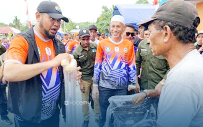 Bupati Bassam Serahkan Alat Bantu Sembilan Penyandang Difabel