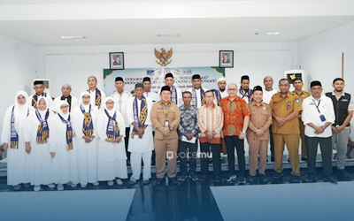 Sekda Ternate Lepas Jemaah Umrah dan Peserta Wisata Religi