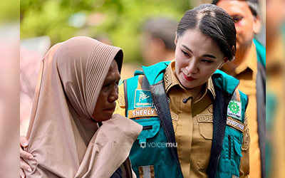 Gubernur Sherly Serahkan 2 Kunci Rumah Program RTLH