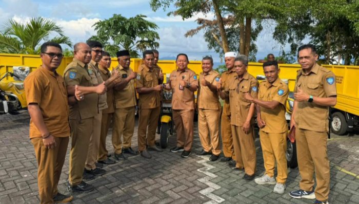 Serahkan 7 Armada Sampah, Rizal: Perkuat Pelayanan Kebersihan Lingkungan