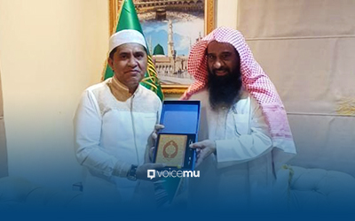 Hasby Yusuf Terima Bantuan Al-Qur’an dan Kurma dari Kedubes Arab Saudi