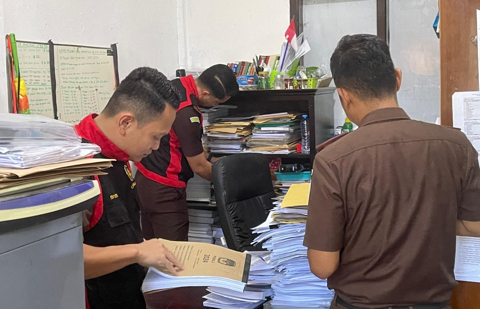 Kejari Tidore Amankan Dokumen Penting di Kasus Hibah KPU