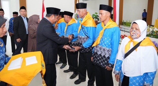 Bupati Ubaid Lepas 9 CJH Musim Haji 2026