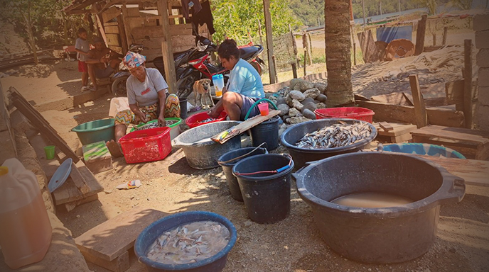 Janji Asin di Teluk Yawal