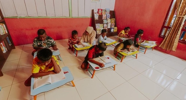 Harita Nickel Bangun 3 Rumah Belajar di Obi Selatan
