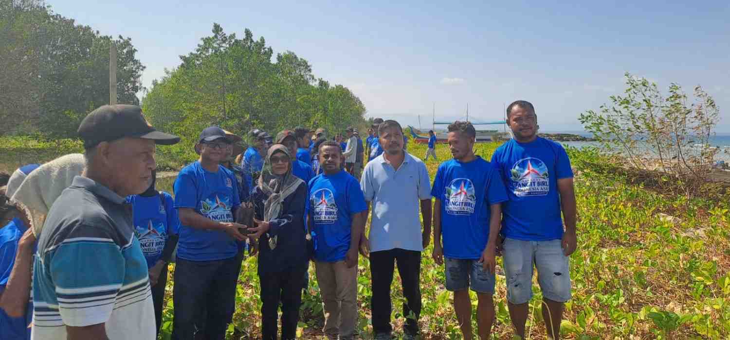 DPC Demokrat Halmahera Timur Tanam 100 Anakan Cemara